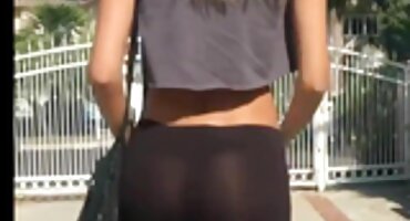 queen marika sex Kẻ Lừa đảo ôm phim sex bú lon cô gái trong xe và ném trên đường phố.